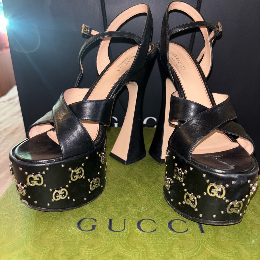 Gucci Interlocking G
Studs Black Leather Platform Sandal 35